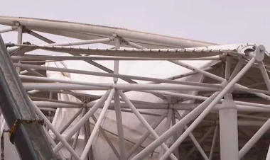 Respublika Stadionunun tavanı çökdü, yaralanan fəhlə öldü