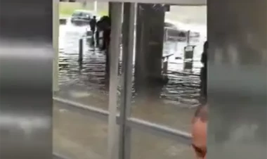 Hava limanını su basdı - VİDEO