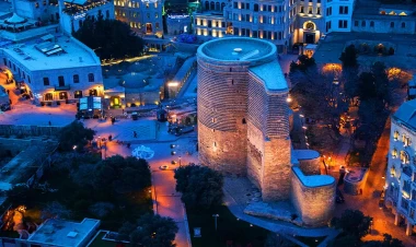 Bakıda tarixi binada dodaq uçuqladan qiymətə mənzil - FOTO