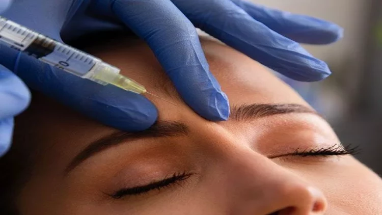 Botoks iynəsi vurdu, sifəti eybəcər vəziyyətə qaldı – FOTO