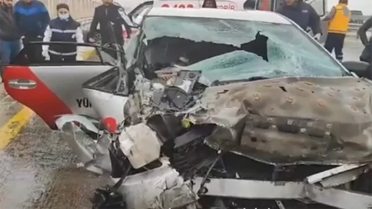 “Prius”da köməksiz qalan gənc xilas edildi - VİDEO