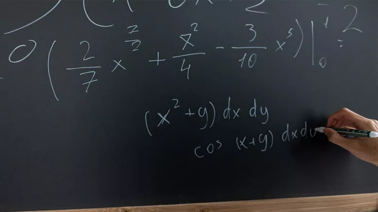 İfşası yayıldığına görə qovulan müdirin valideynlə münasibəti üzə çıxdı - Məktəbdə ŞOK - FOTO