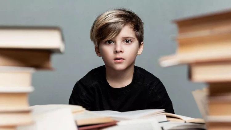 Övladınızın məktəbdə problemi olduğunu göstərən - 5 əlamət