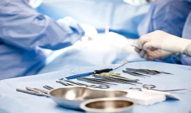 Bel ağrısından şikayət edən kişinin qarnından görün nə tapıldı - FOTOlar