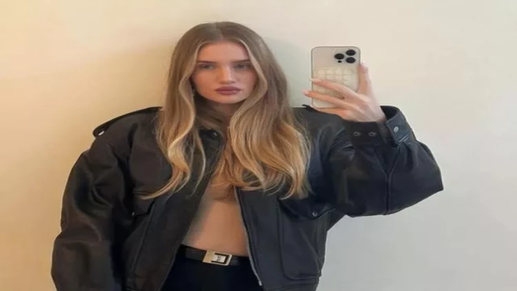 Məsciddə şəkil çəkdirən modelin çılpaq FOTOsu yayıldı