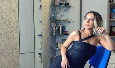 Tünzalə Ağayeva dekolteli geyimdə, göbəyi açıq... - FOTO