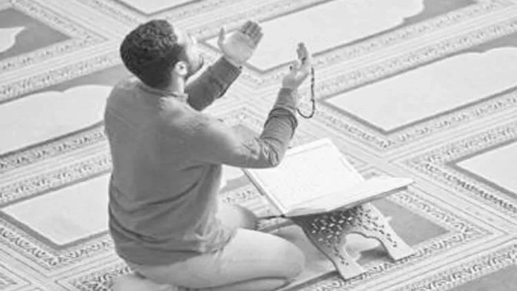 Qünutda hansı duaları oxumaq məsləhətdir?