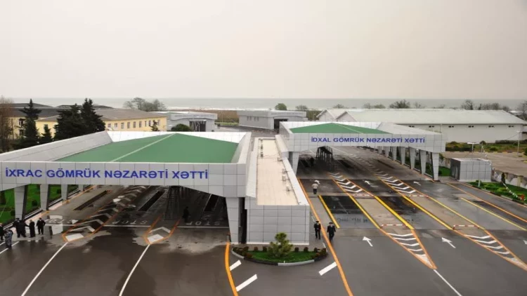 Gömrükdə gözləmədə olan nəqliyyat vasitələrinin sayı açıqlandı