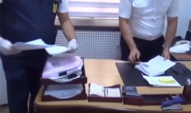 İş adamı vəzifəli şəxslərlə görüşə gizli kamera ilə gedibmiş