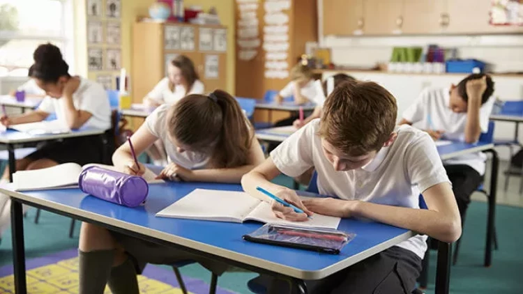 Dünyada və Avropada təhsil niyə geriləyir?