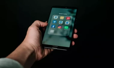 Valideynlər və müəllimlər arasında gərgin “WhatsApp” danışığı – SƏS YAZISI