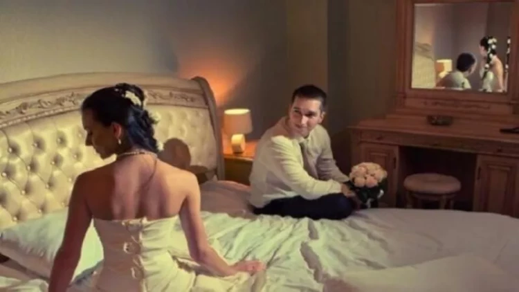 Toydan sonra ərinin kim olduğunu biləndə özündən getdi: Gecə işıqları söndürüb...