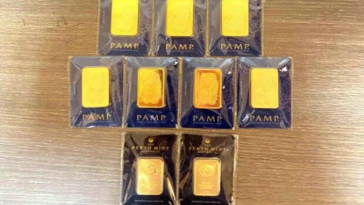 Bakıya qanunsuz yolla qızıl külçələr gətirildi - FOTO