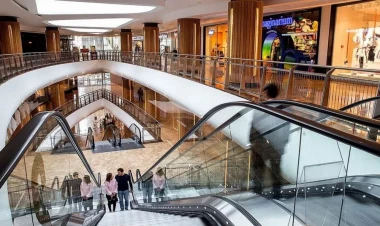 Ticarət mərkəzində DƏHŞƏTLİ OLAY - ANBAAN VİDEO