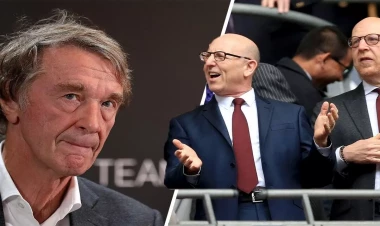 Retkliff “Mançester Yunayted”in səhmlərini alır