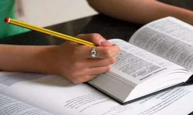 Akademik orfoqrafiya qaydalarının ən çox pozulduğu sözləri açıqladı