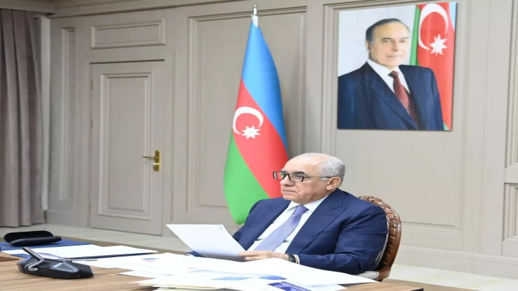 Baş nazir iclas keçirdi - FOTO