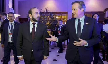 Ararat Mirzoyan Devid Kemeronla görüşdü