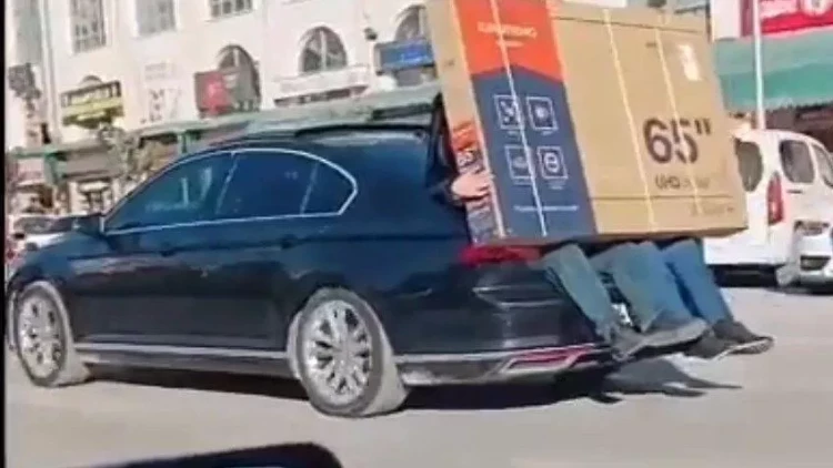 Nəqliyyat pulu verməmək üçün bu yola əl atdı - FOTO