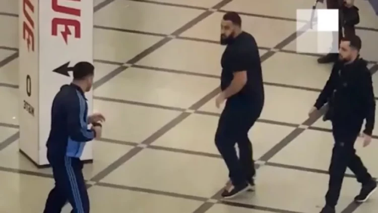 Azərbaycanlı dostların mübahisəsi atışma ilə nəticələndi - VİDEO