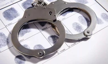 Ermənistanda keçmiş məmurların arvadları istintaqa cəlb edildi