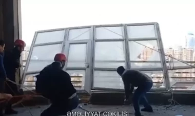 Güclü külək Bakıda fəsadlar törətdi - VİDEO