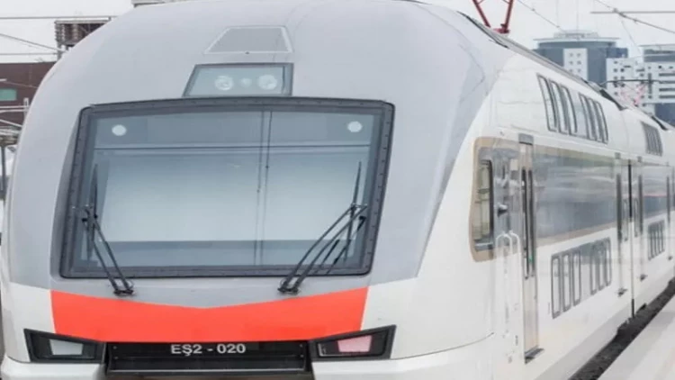 Gecikən qatarın sərnişinlərinə VACİB XƏBƏR