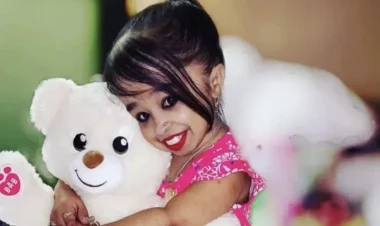 Dünyanın ən qısaboylu qadını - ayaqları cəmi 8 sm-dir... - FOTOlar