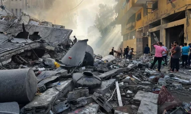 İsrail məktəbi vurdu - azı 30 ölü var