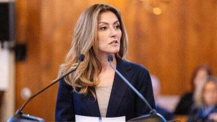 Türk düşməni Dilan Yeşilgöz kimdir?