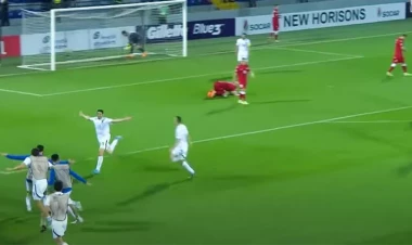 De Byazi gedər ayaqda bu videonu hamıya göstərdi: 