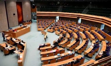 Niderlandda parlament seçkilərində ultrasağçılar qalib gəldi