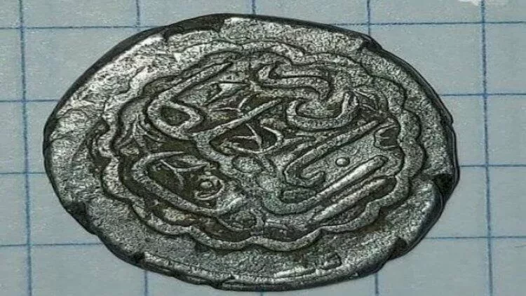 Gəncə xanlığı dövründə buraxılmış gümüş pulu 15 milyona satan kimdir? - FOTO