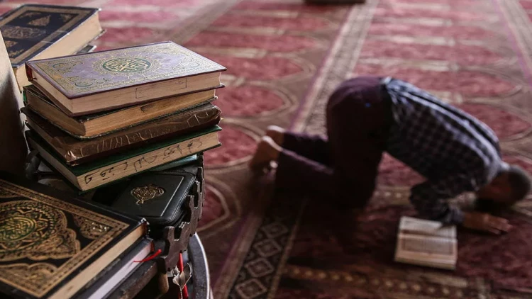 Ey şər istəyən, dayan!