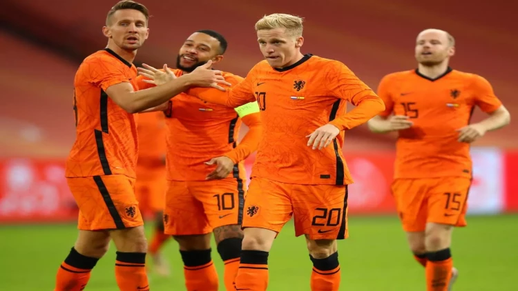 Qalatasaray” niderlandlı ulduzu transfer edir