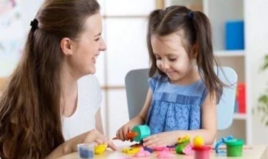 Uşağını təkbaşına böyüdən kişilərə yeni hüquq verilir: Bəs qadınlar üçün  hansı güzəştlər var?