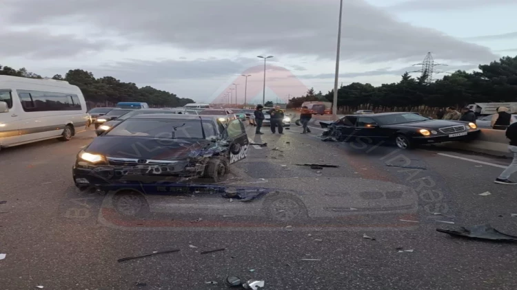 Maşını düzəltmək üçün saxladılar, faciəvi şəkildə öldülər - FOTO