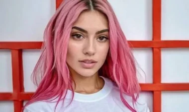 Ayda 4000 dollar qazanan virtual model - FOTO