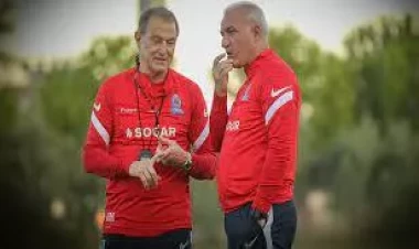 De Byazi Arif Əsədova təpik atdı - ANBAAN VİDEO