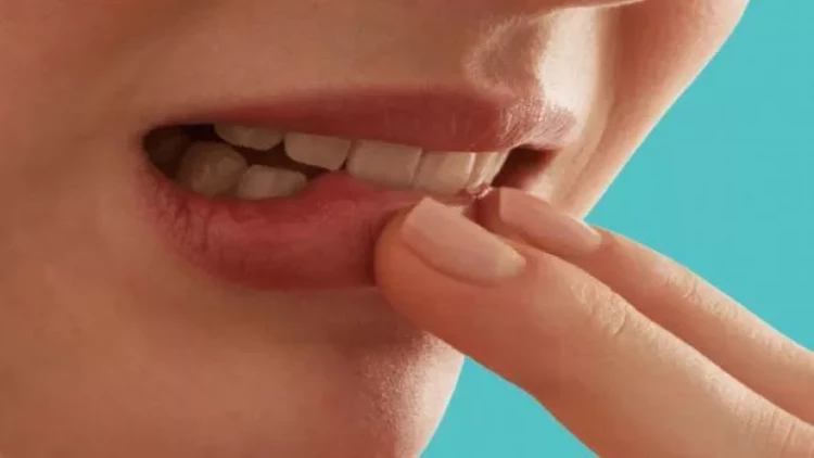 Dodaq çeynəmə vərdişinin ölümcül təhlükəsi açıqlandı