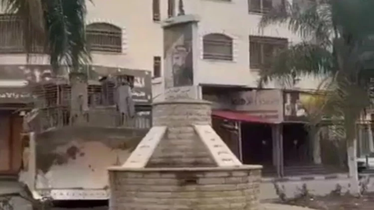 Yasir Ərəfatın abidəsi dağıdıldı - VİDEO