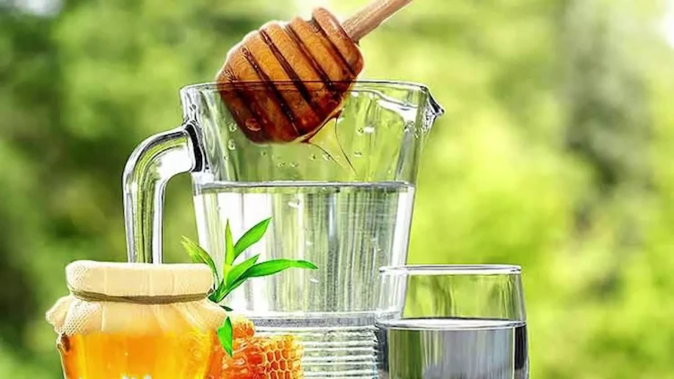 Balı suda həll edib içməyin faydası