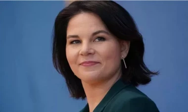 Berbok on aya vizajistə 99 min avro xərcləyib - Siyahı