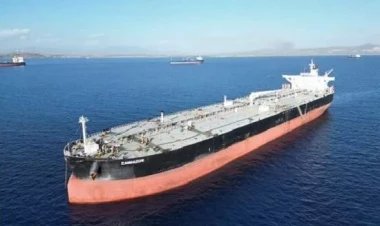 “Zəngəzur” tankerində Azərbaycan Bayrağı qaldırıldı - FOTO