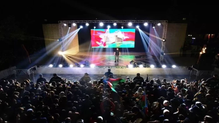 Yevlaxda Zəfər Günü münasibətilə bayram konserti təşkil olundu - FOTO