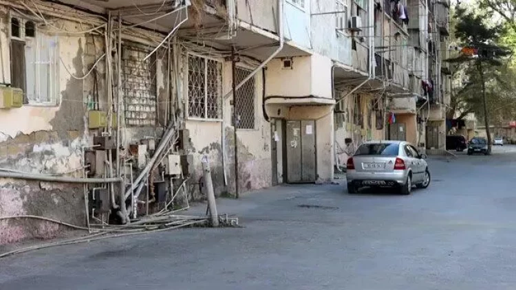 85 yaşlı kişi uşağı bıçaqladı- TƏFƏRRÜAT - VİDEO