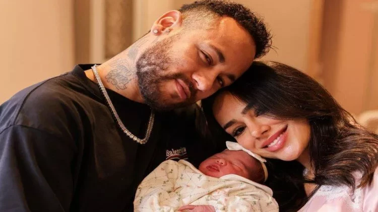 Evi qarət etdilər, Neymarın sevgilisini və yeni doğulmuş körpəsini…