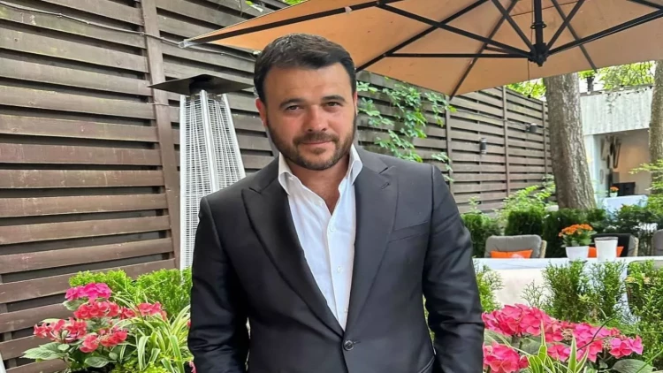 Emin yeni görünüşü ilə təəccübləndirdi - FOTO