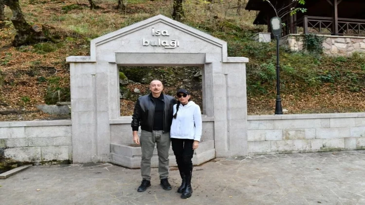 İlham Əliyev və Mehriban Əliyeva Şuşada İsa bulağında olublar - VİDEO - FOTO