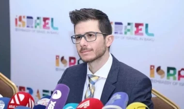 İran səfiri Corc Dikin cavabından çətin vəziyyətə düşdü